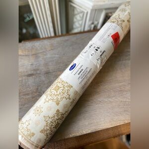 table cover Christmas holiday white gold ornate medallion party celebration